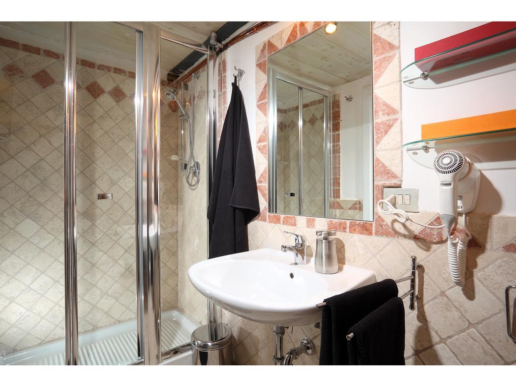 Luxury - Vicolo Palle